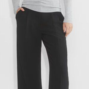 Aritzia Black Effortless Pants Cropped Size 10